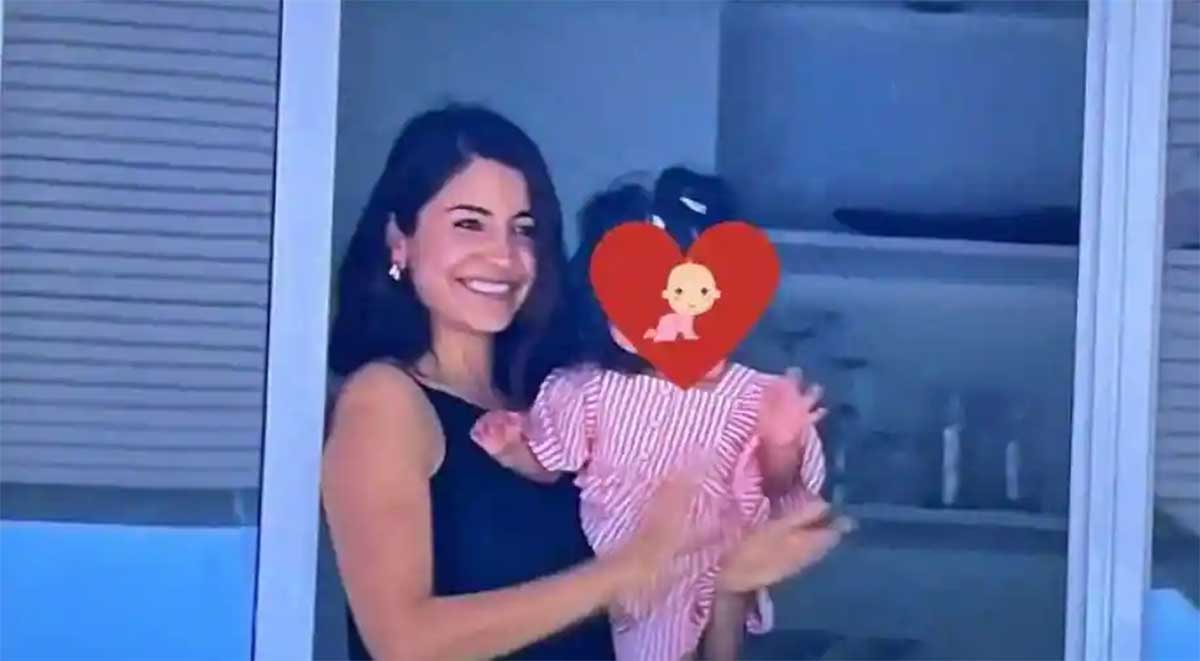 anushka sharma and virat kohli daughter Vamika  clear photo viral 