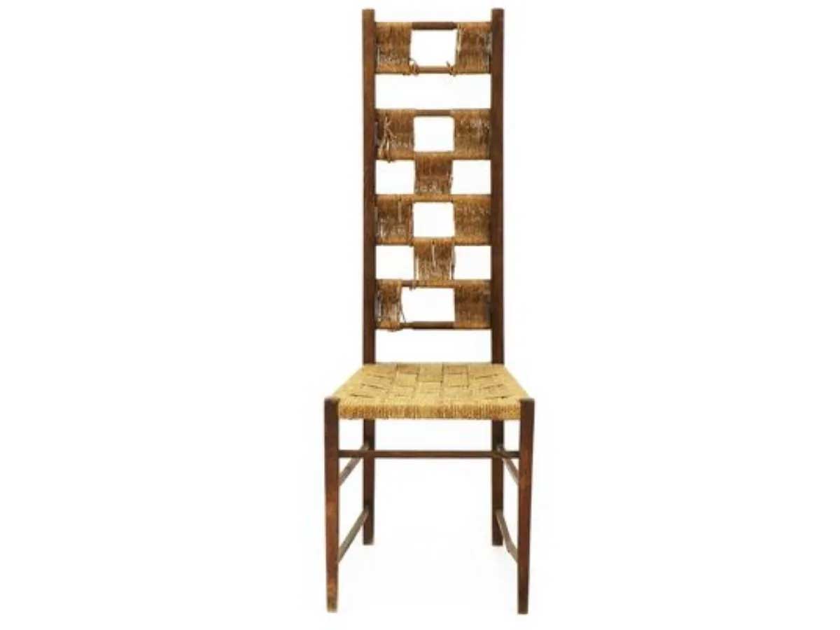 woman bought this old wooden Chair  for rs 500 but got rs 16 lakhs in auction 