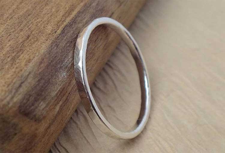 Silver Ring should be worn by people that creates positive energy and removes money problems 