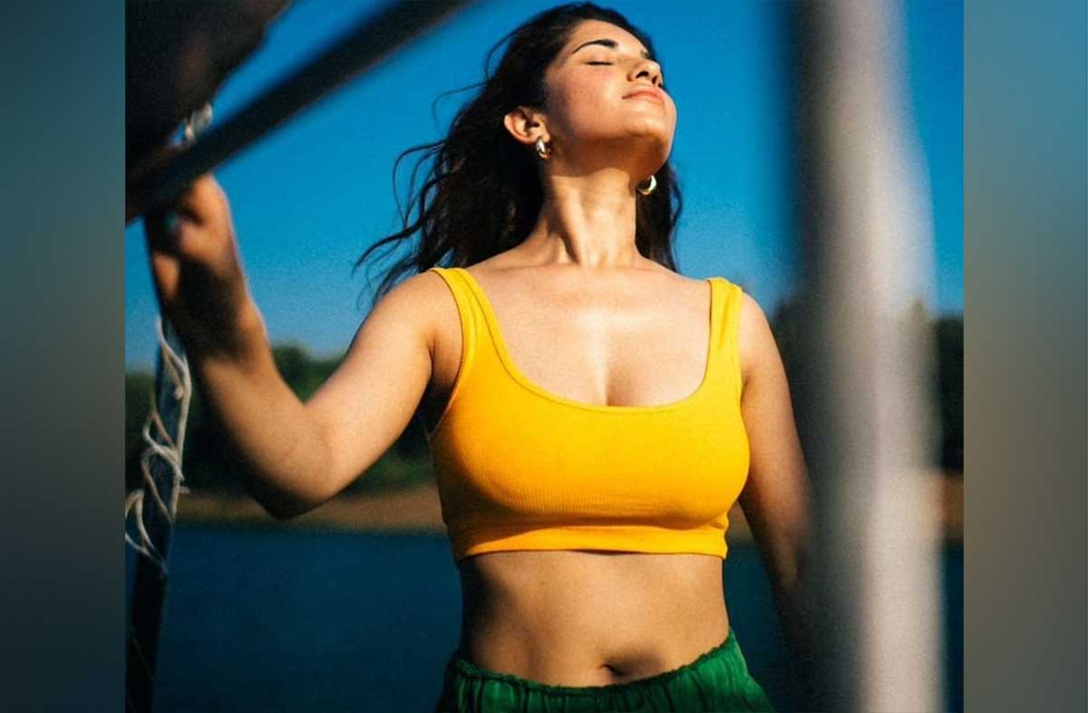 Ruhani Sharma looks beautiful in her latest yellow and green dress 