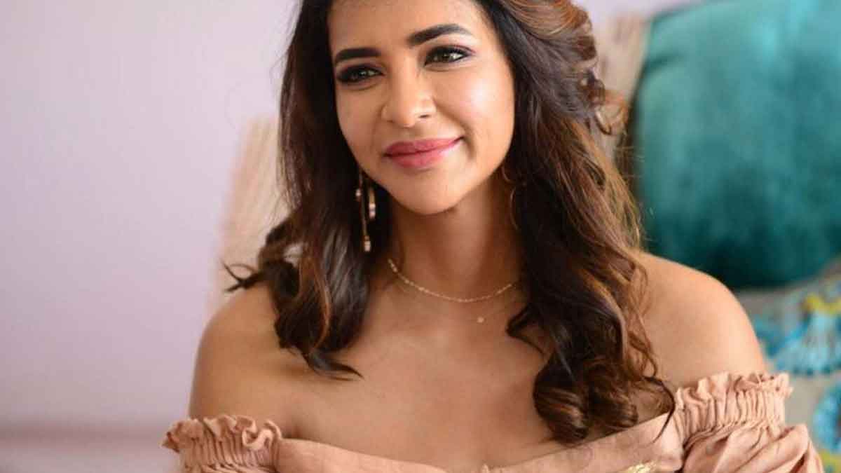 manchu lakshmi said she do not know telugu netizen troll her 