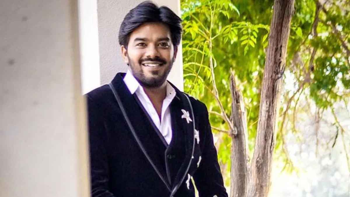 netizen troll sudigali sudheer for singing along with chitra 