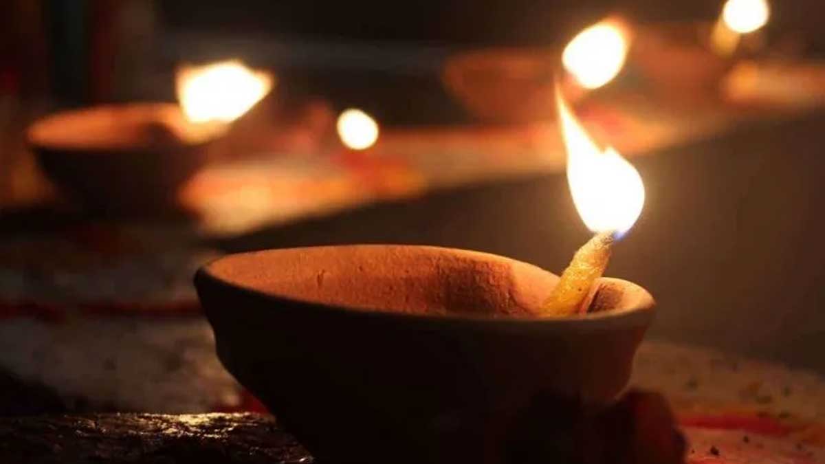 lit deepam in this way for wealth and prosperity 