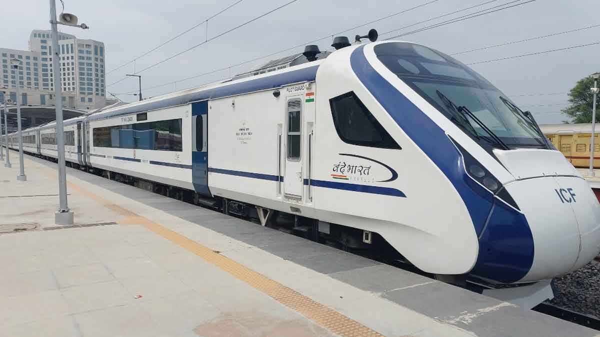 interesting facts about vande bharat express train 