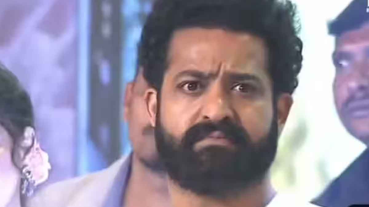jr ntr very angry on anchor suma see what he said video 